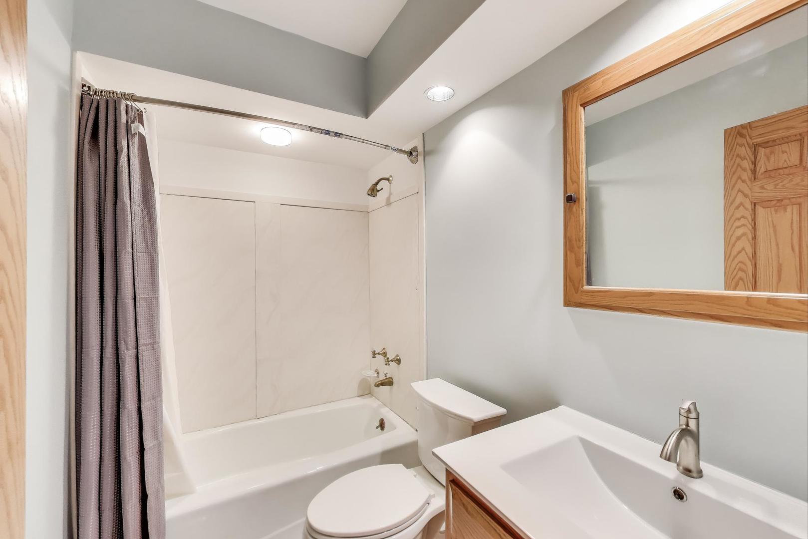821 S Racine Avenue D Property Photo 16