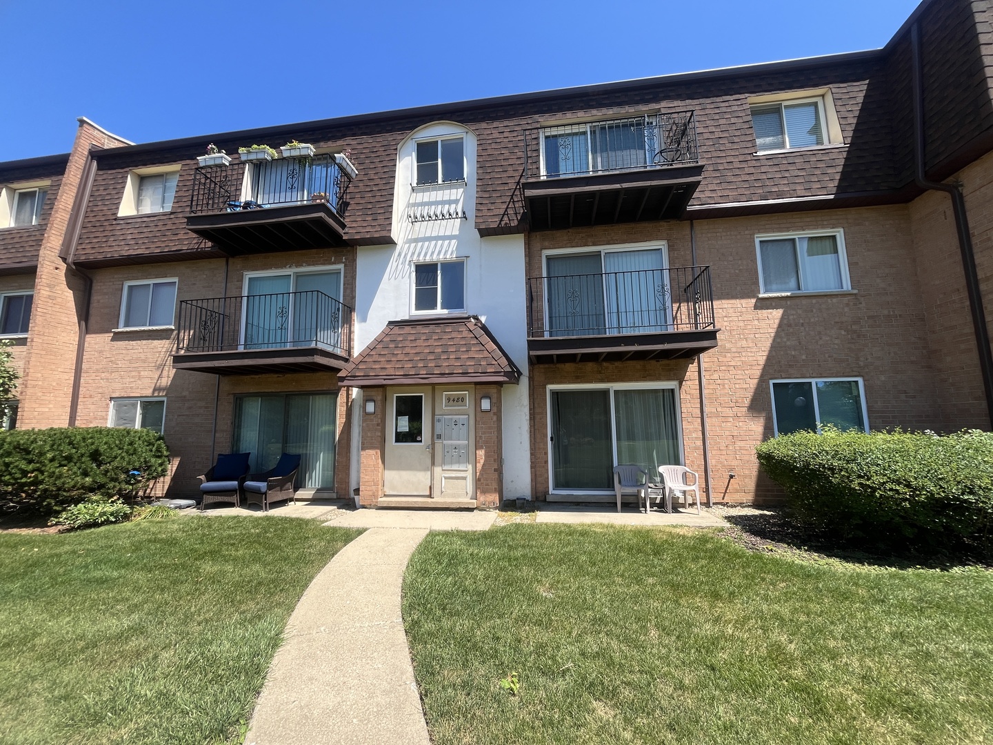 9480 Bay Colony Drive 2N Property Photo 1