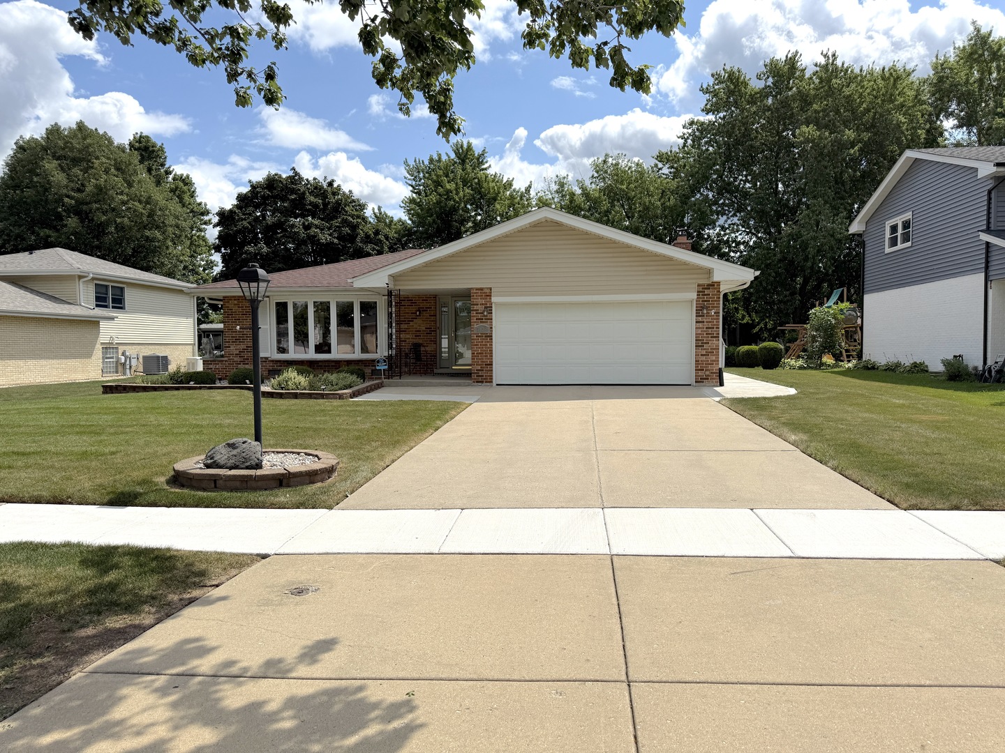 7129 Exner Road Property Photo 1
