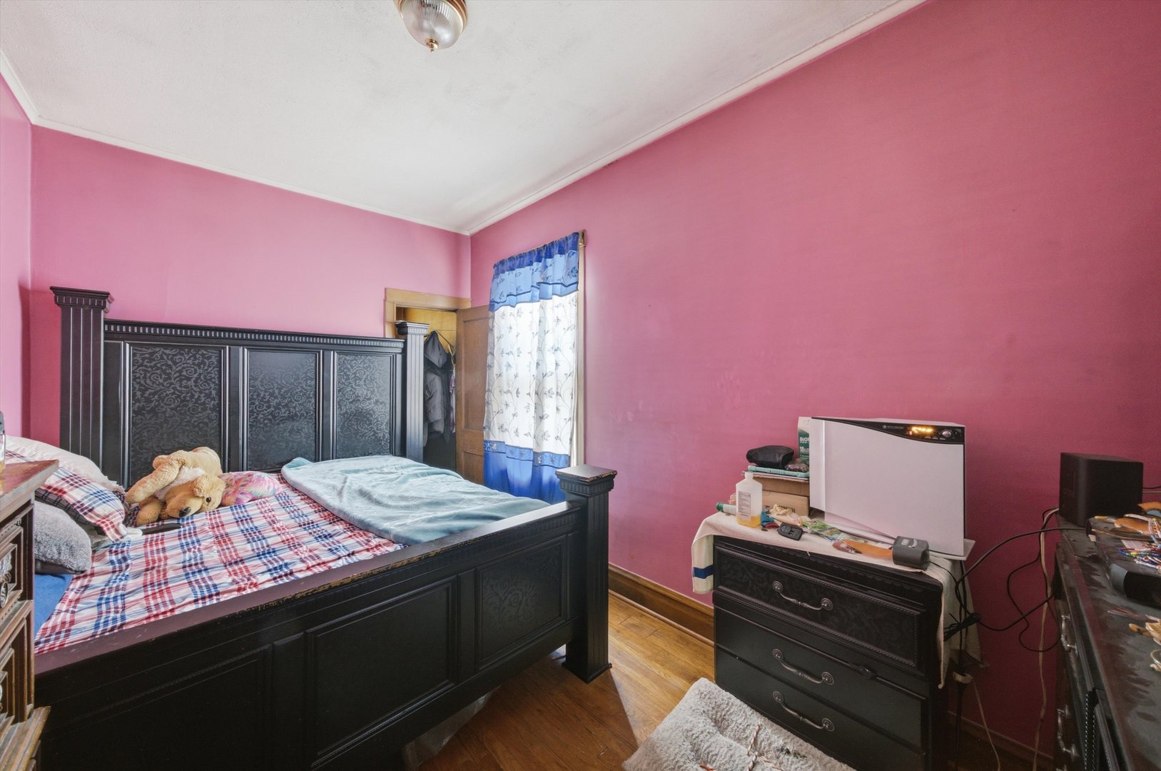 6325 S Francisco Avenue Property Photo 12