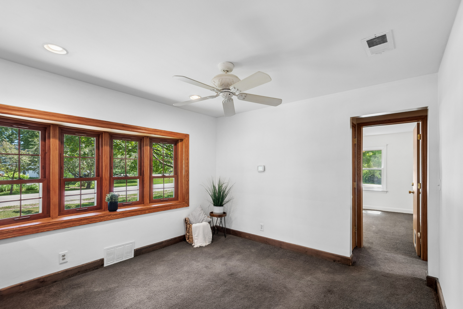 33320 N Sunset Avenue Property Photo 2