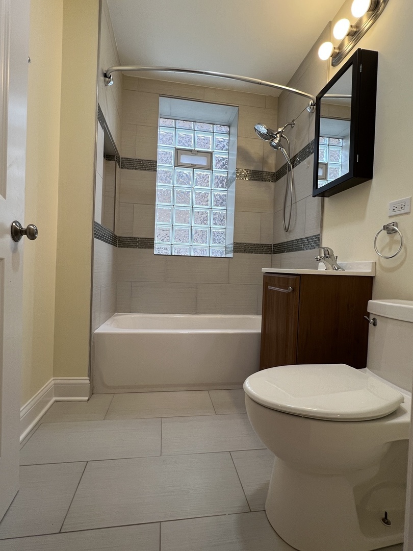6438 N Seeley Avenue Gm Property Photo 13