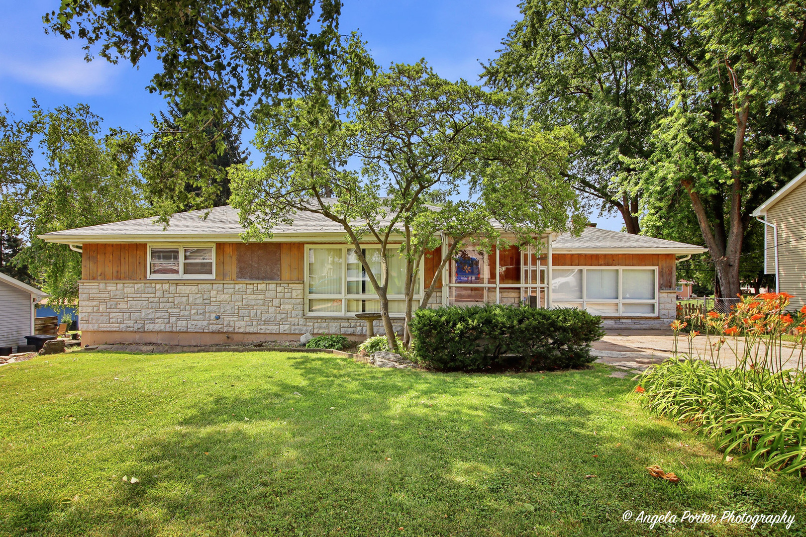 1401 Channel Beach Avenue Property Photo 1