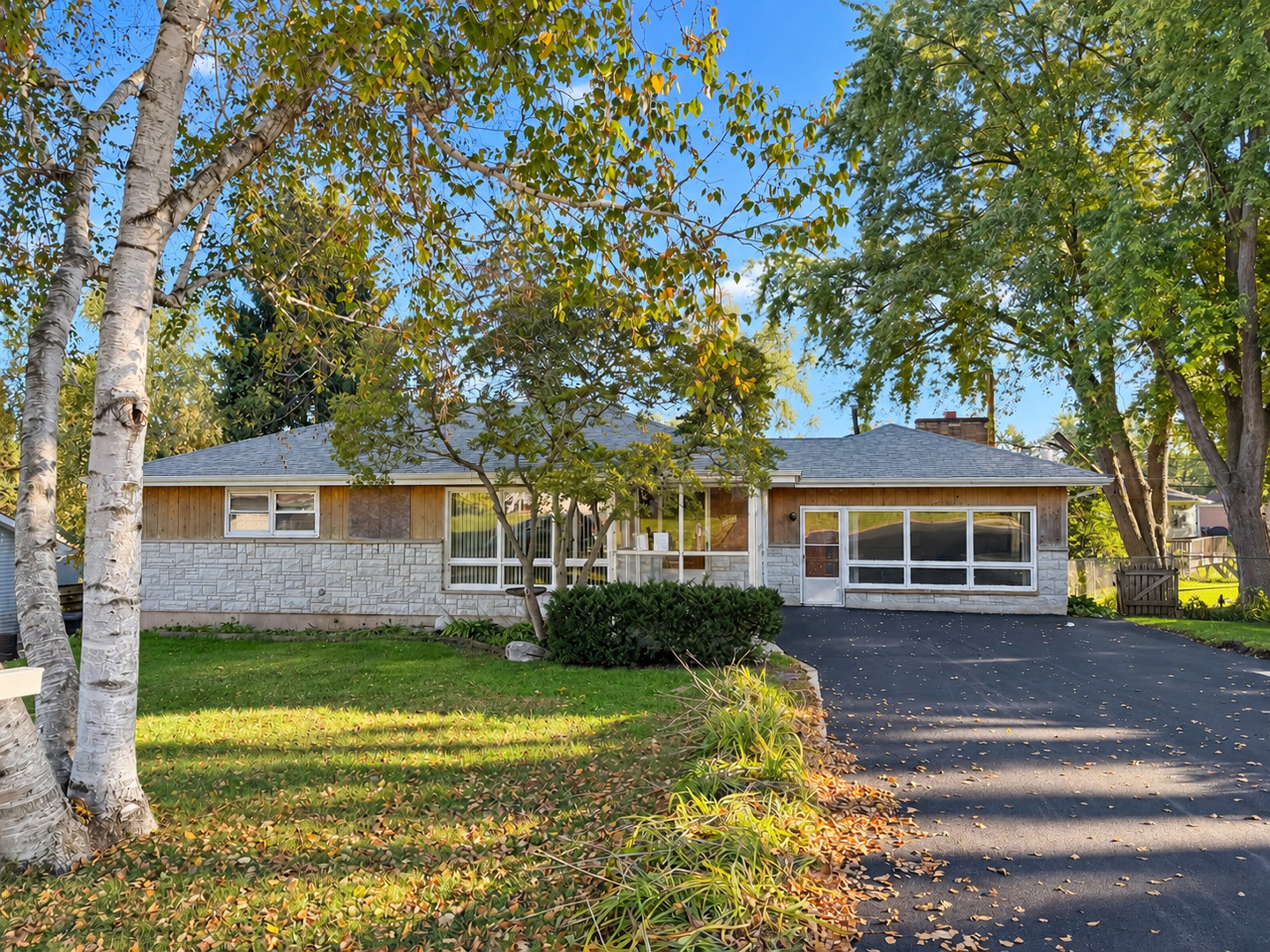 1401 Channel Beach Avenue Property Photo 1