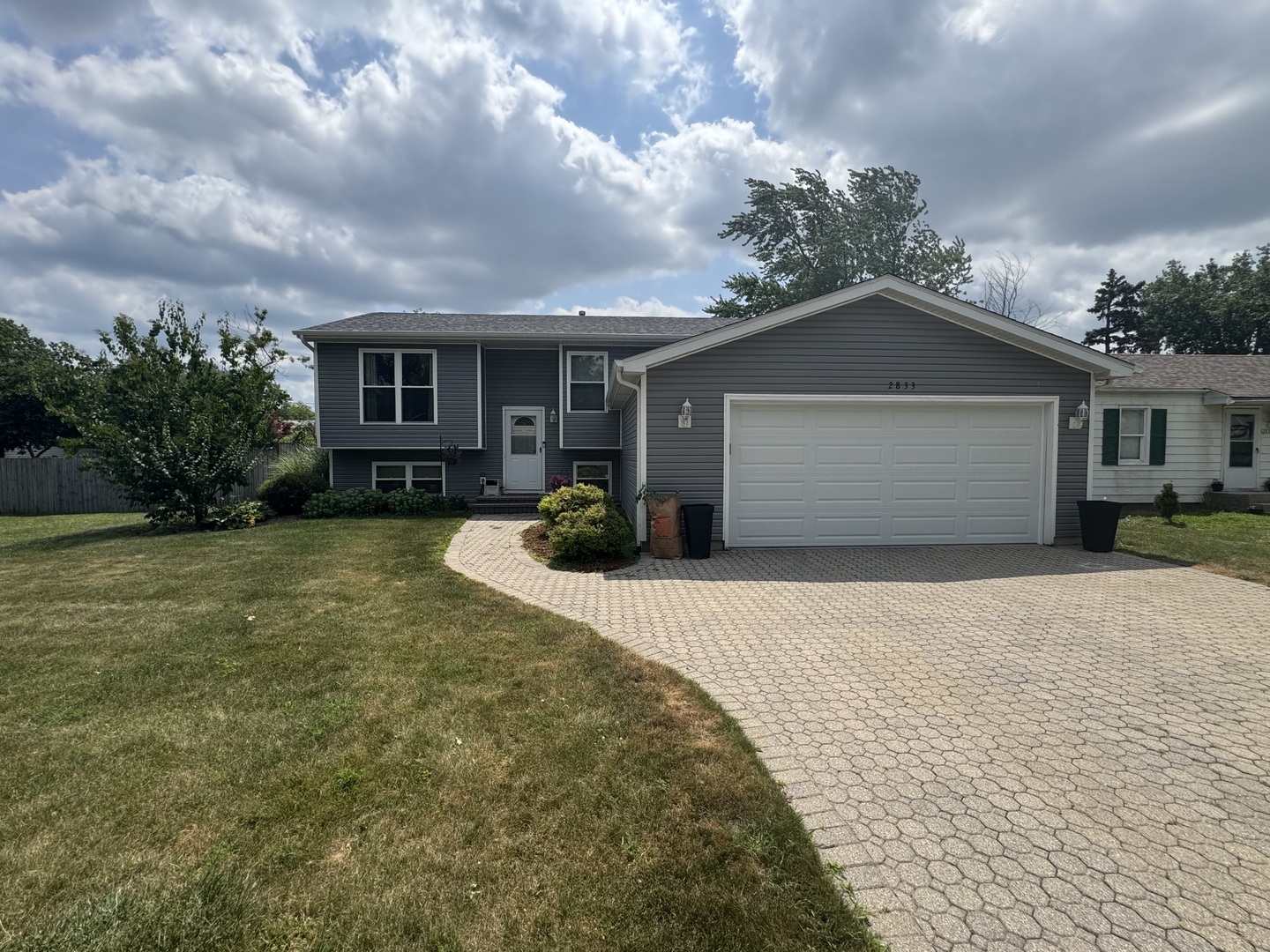 2833 Apple Avenue Property Photo 1