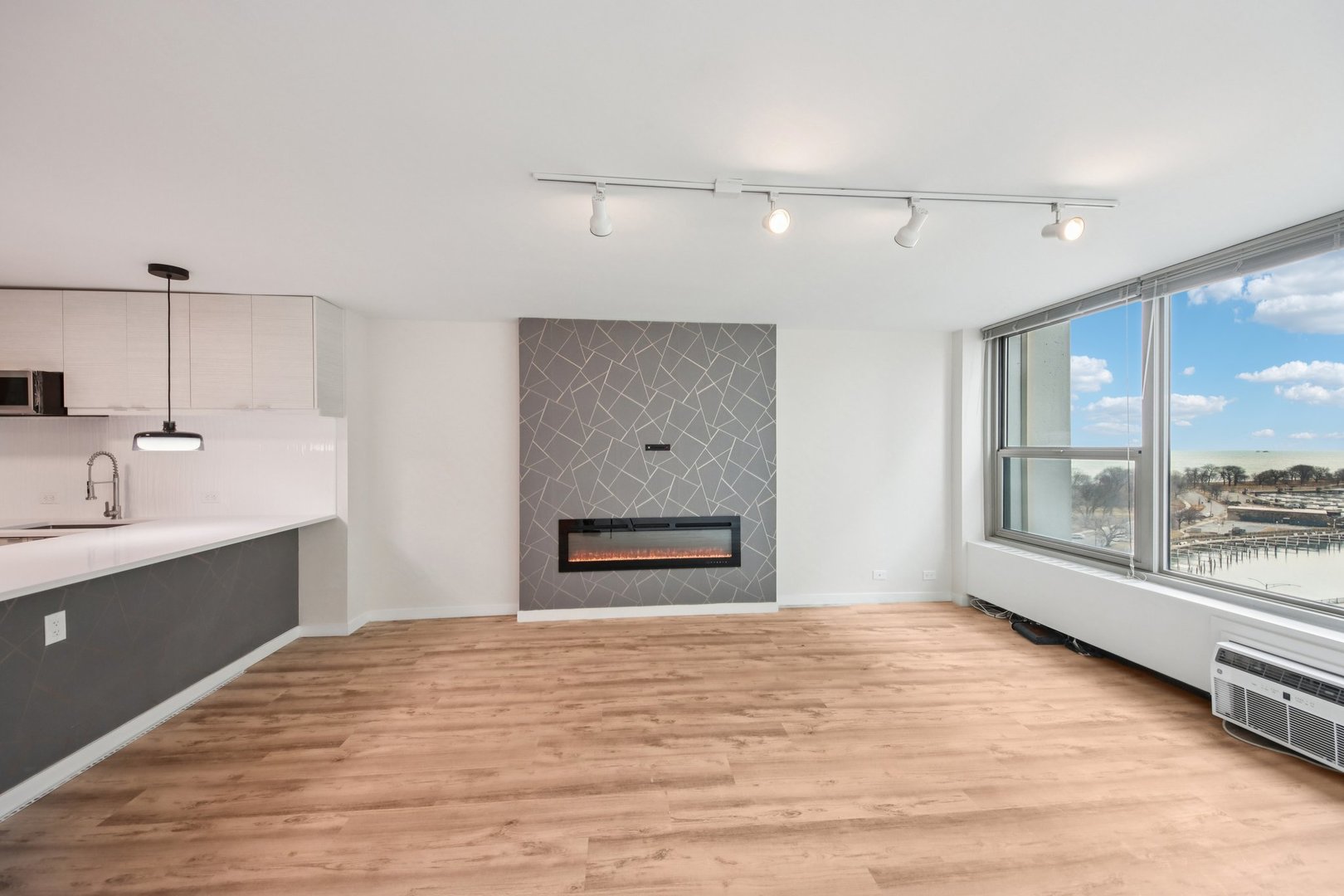 3600 N Lake Shore Drive 1205 Property Photo 8