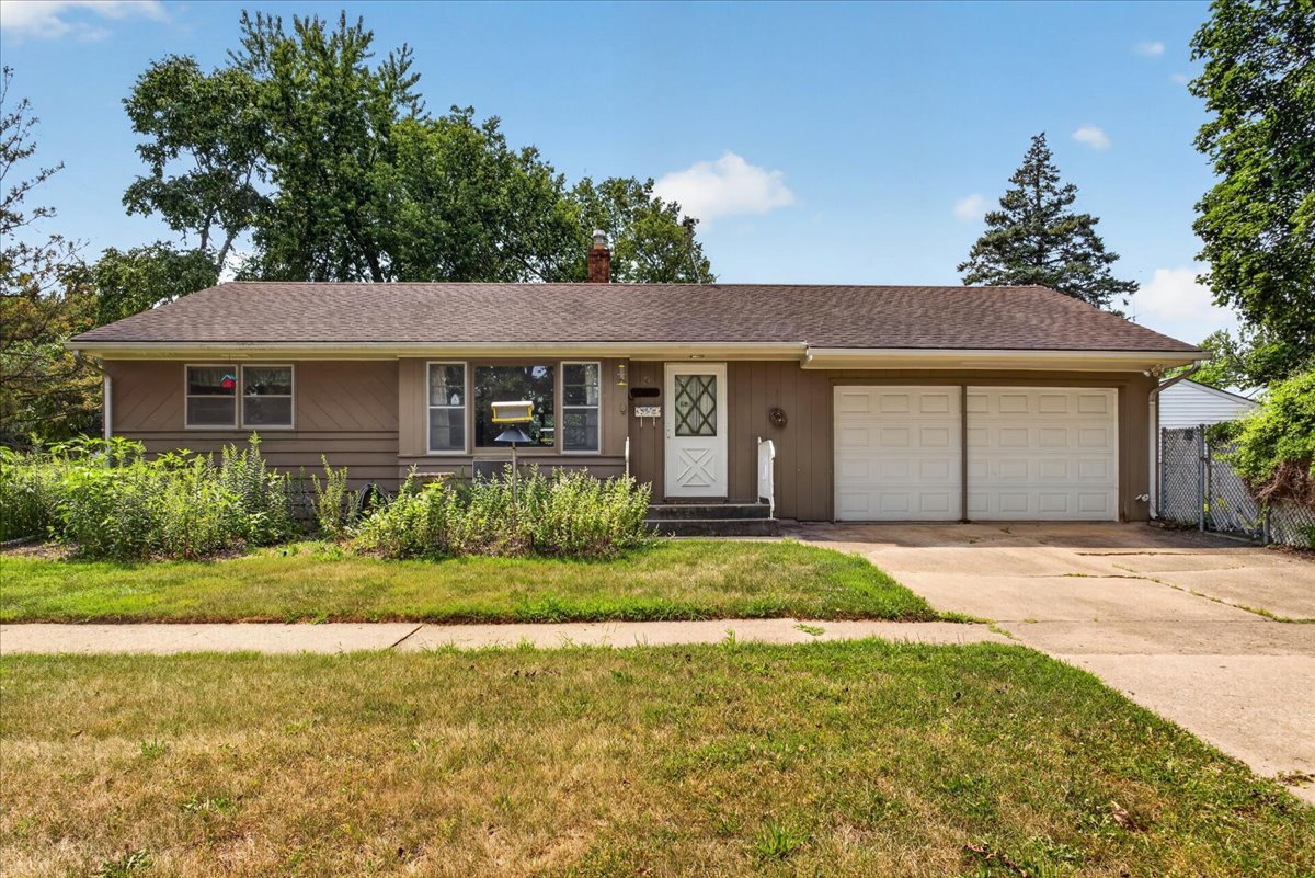 2804 N Winnebago Street Property Photo 1