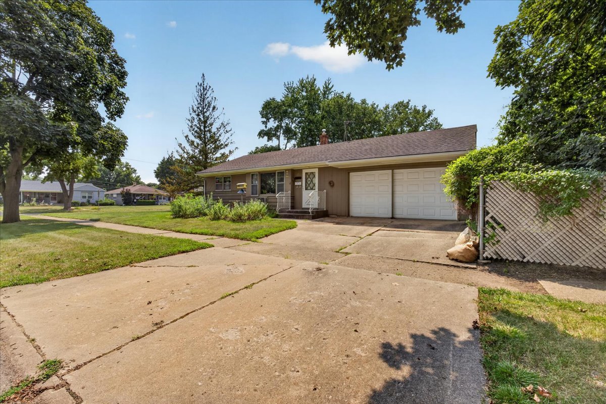 2804 N Winnebago Street Property Photo 3