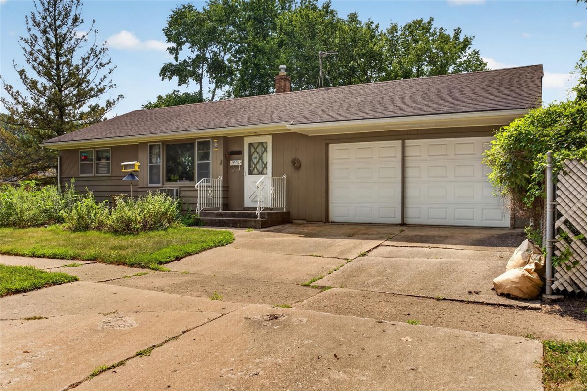 2804 N Winnebago Street Property Photo 4