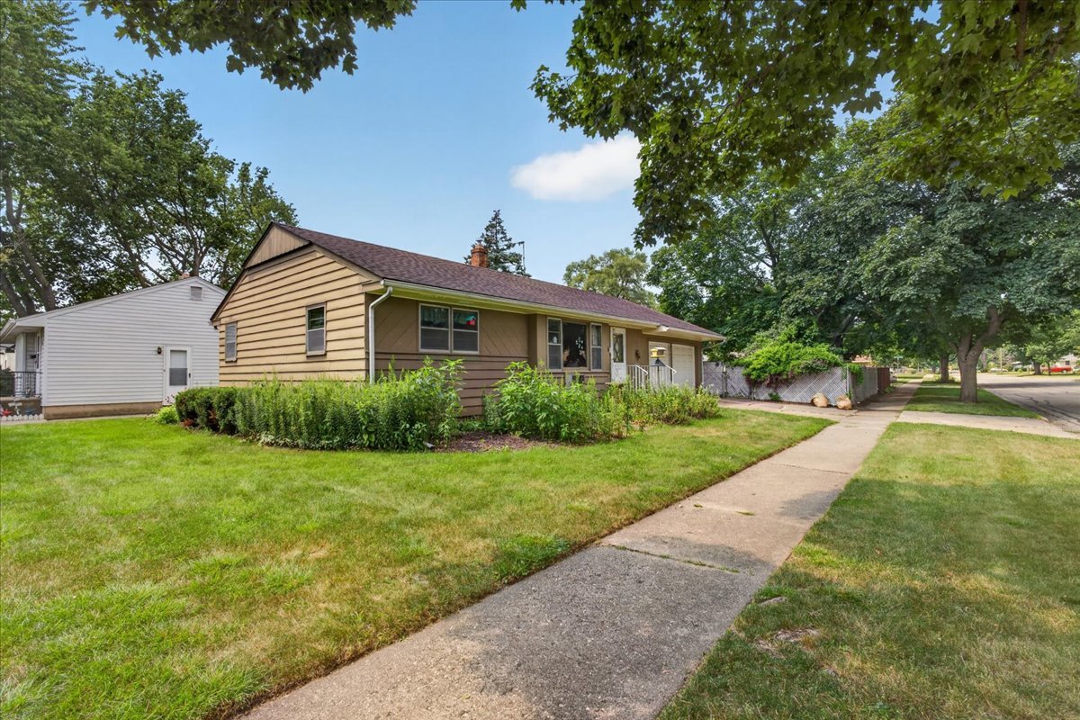2804 N Winnebago Street Property Photo 6
