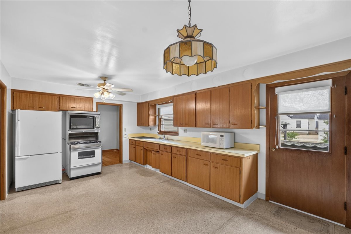 2804 N Winnebago Street Property Photo 12