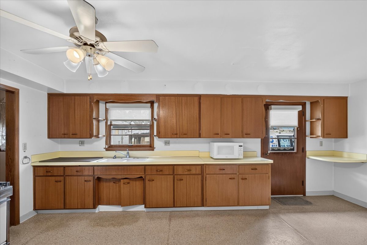 2804 N Winnebago Street Property Photo 14