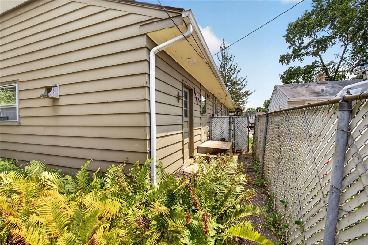 2804 N Winnebago Street Property Photo 27