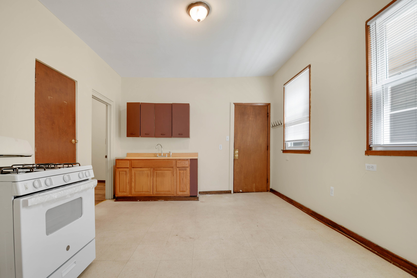 2856 W 38th Place Property Photo 4