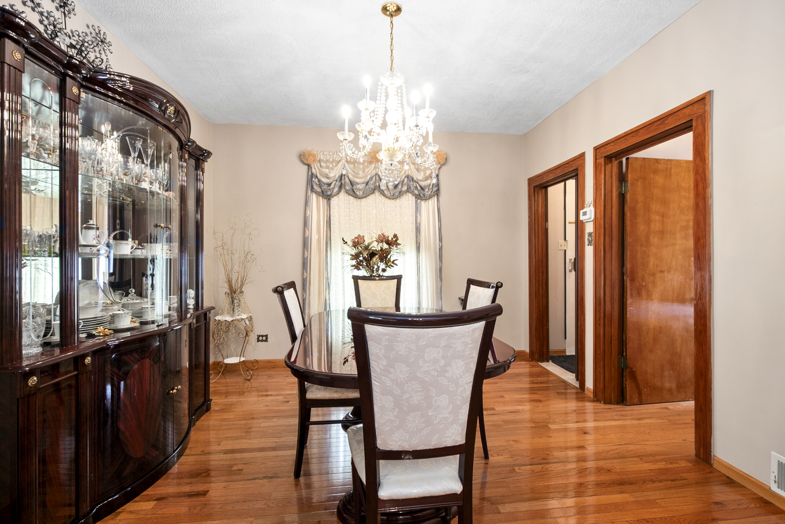 2819 Commercial Avenue Property Photo 6