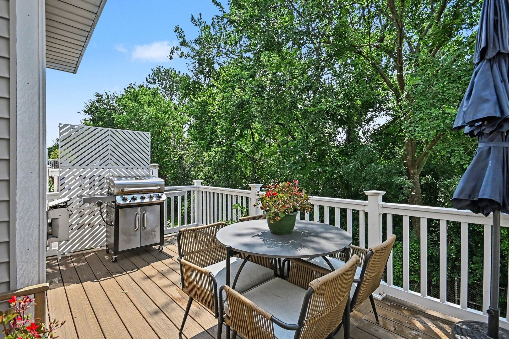 11044 72nd Street Property Photo 21