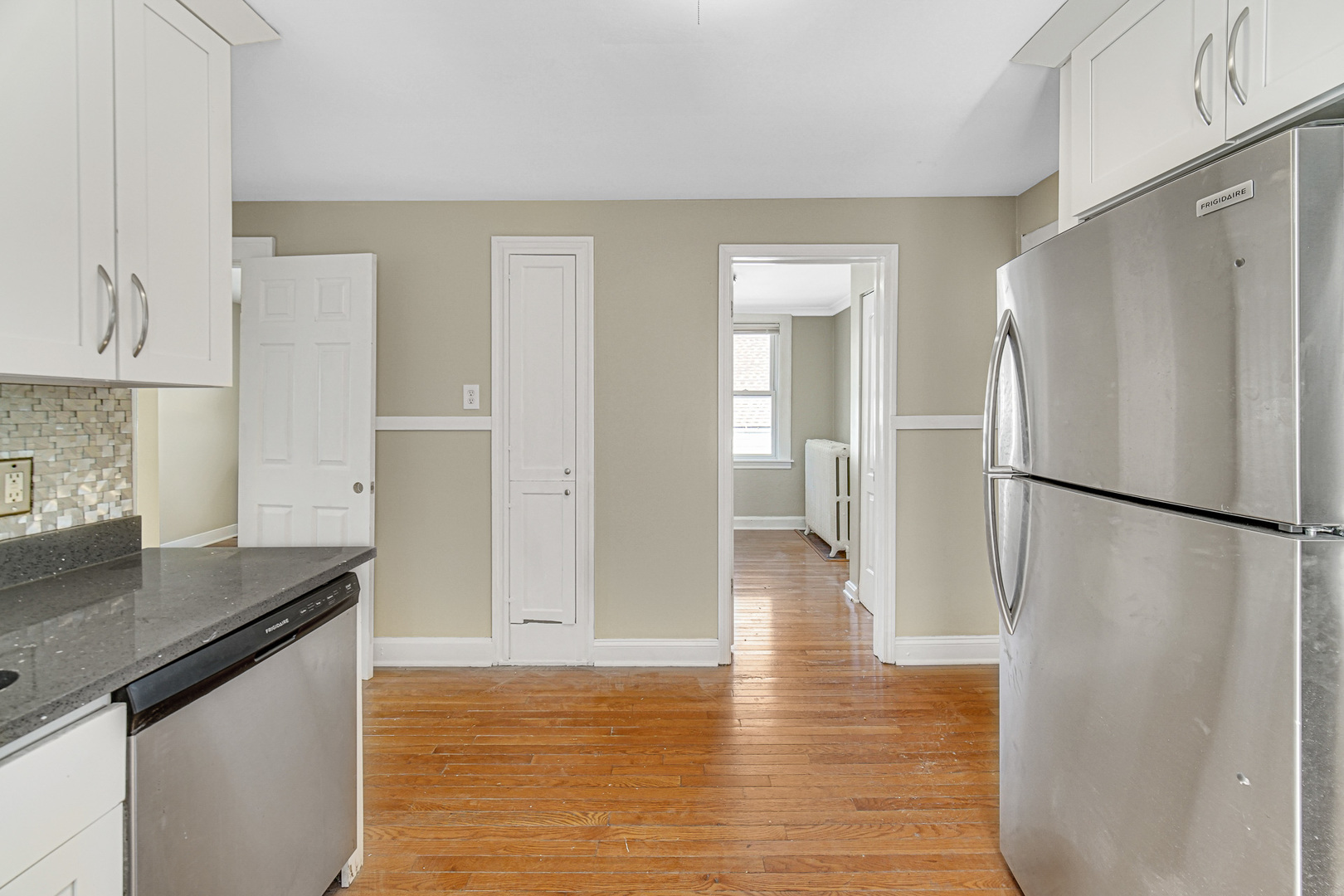 4824 W Byron Street Property Photo 4