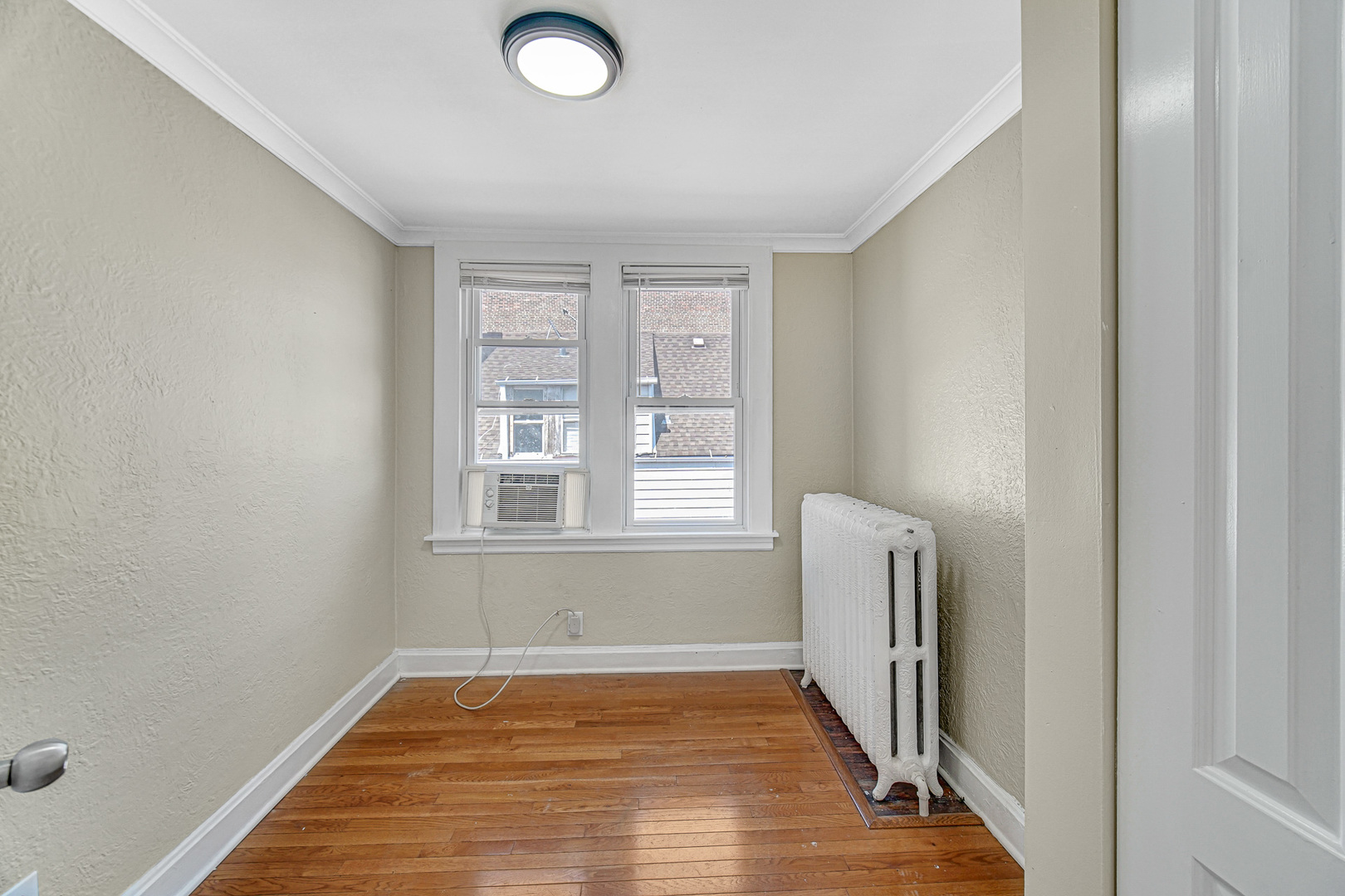 4824 W Byron Street Property Photo 9