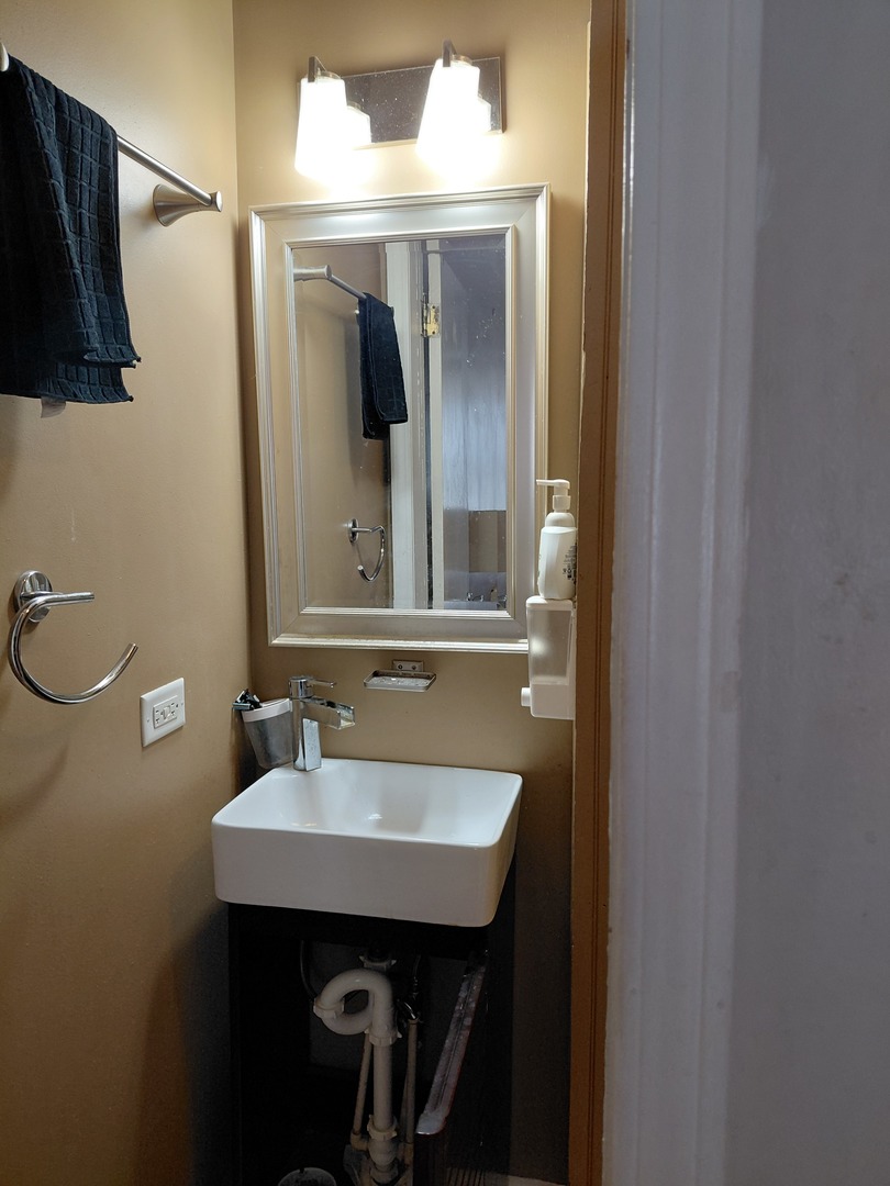 607 N Raynor Avenue Property Photo 21