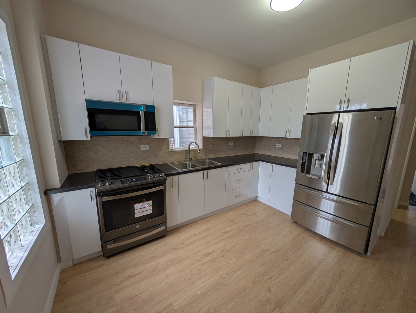 654 E 92nd Place Property Photo 3