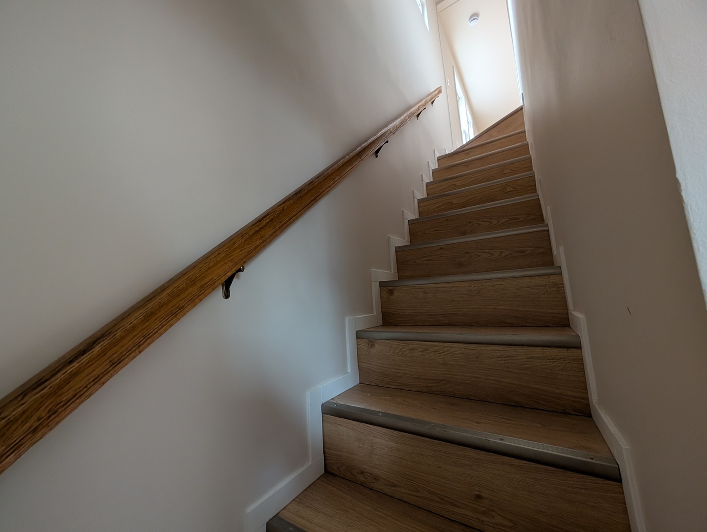 654 E 92nd Place Property Photo 15