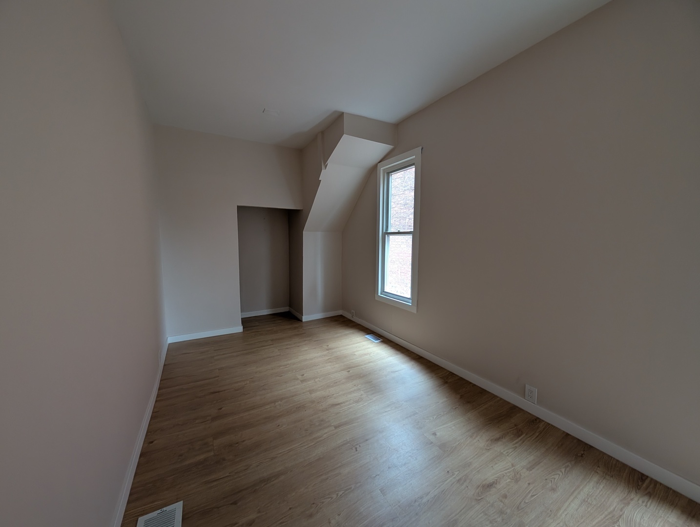 654 E 92nd Place Property Photo 17