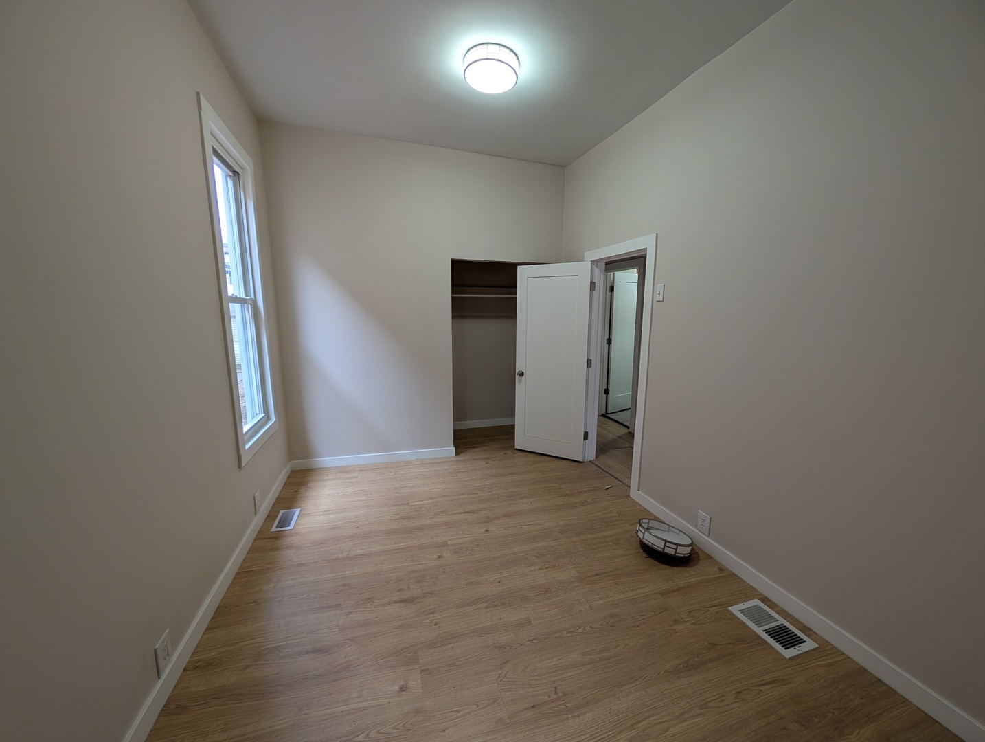 654 E 92nd Place Property Photo 18