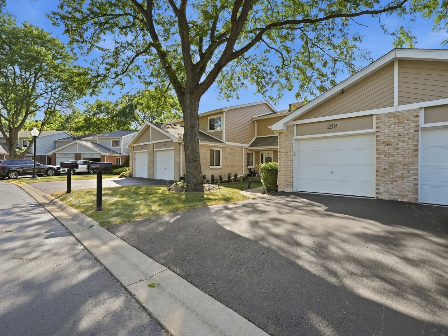 252 W Golfview Terrace