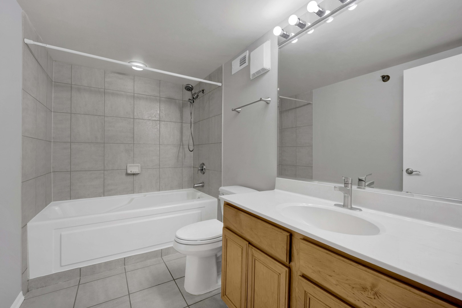 625 W Jackson Boulevard 806 Property Photo 24