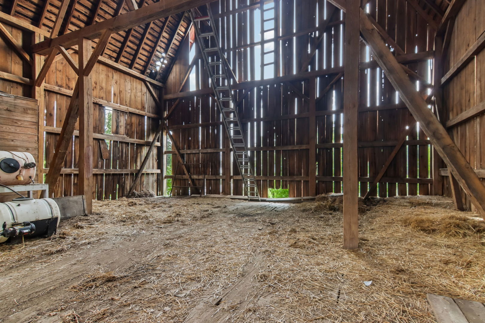16129 Harmony Road Property Photo 9