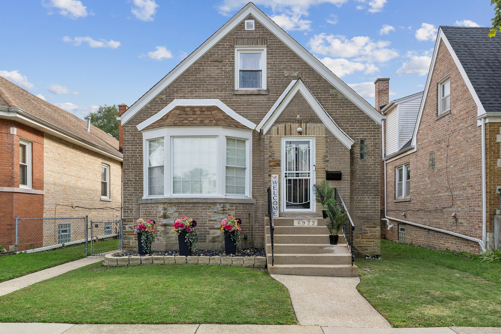 6973 W Nelson Street Property Photo 1