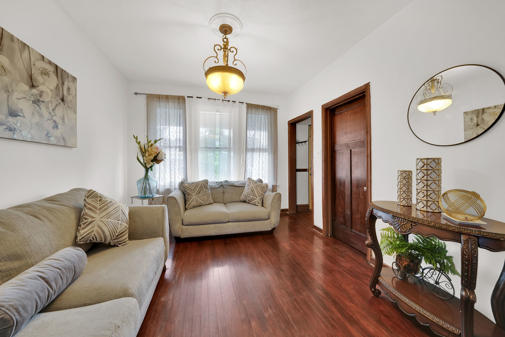 3353 W 60th Street Property Photo 4