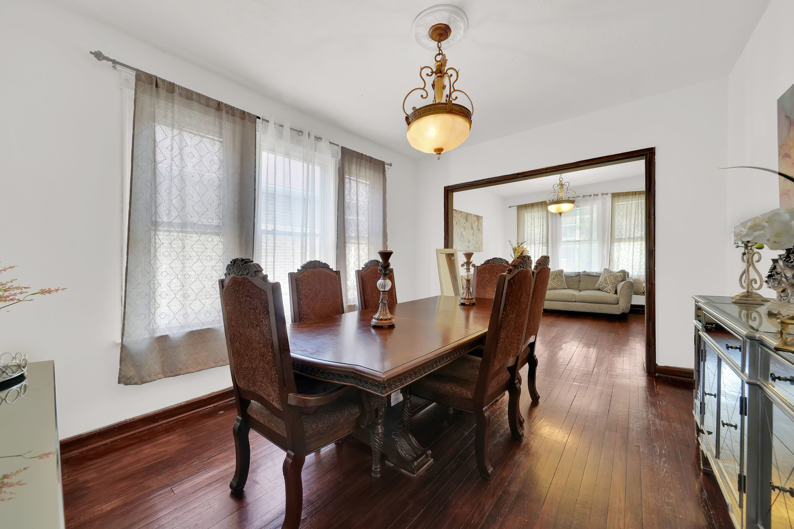 3353 W 60th Street Property Photo 6