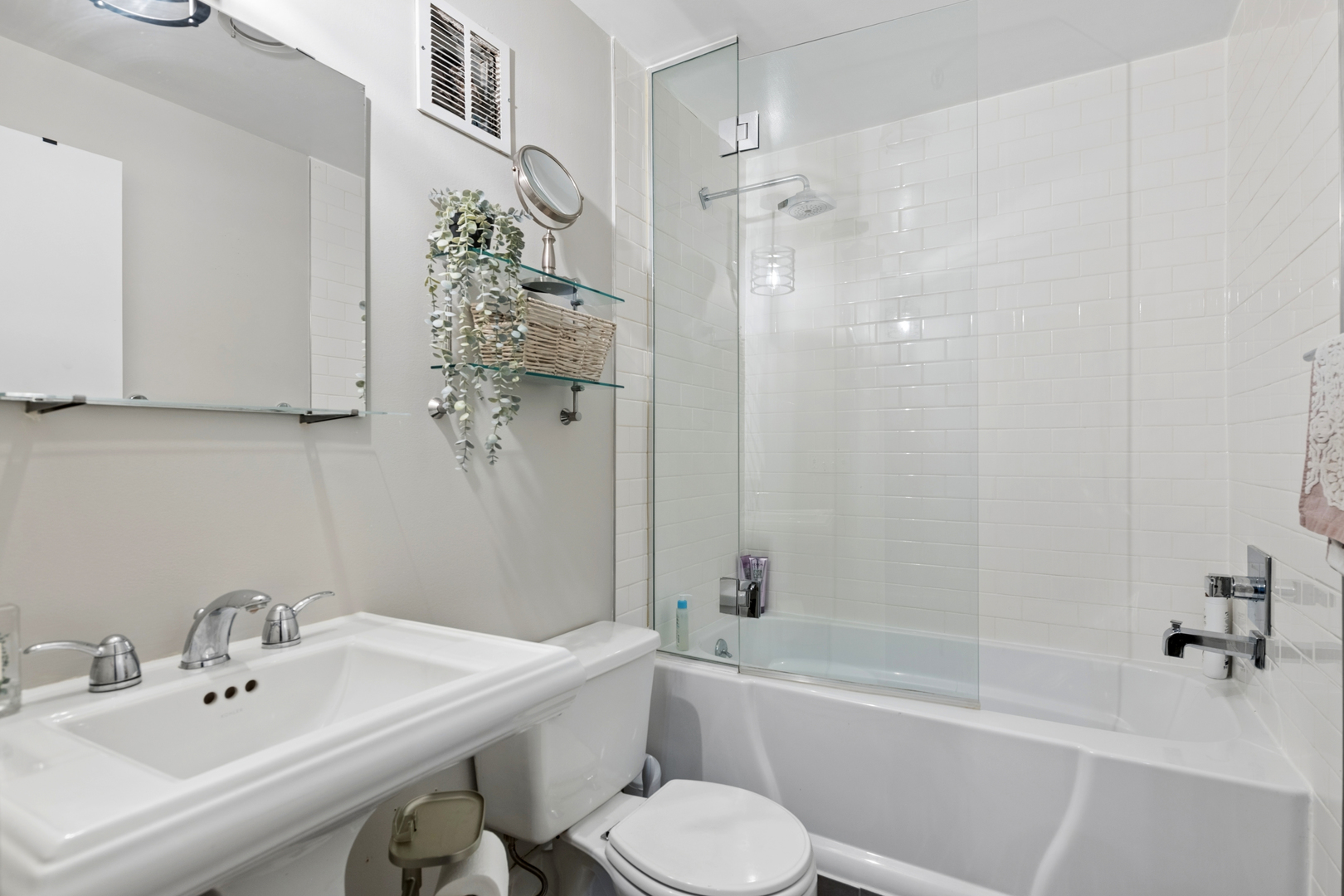 1000 W Washington Boulevard 430 Property Photo 16