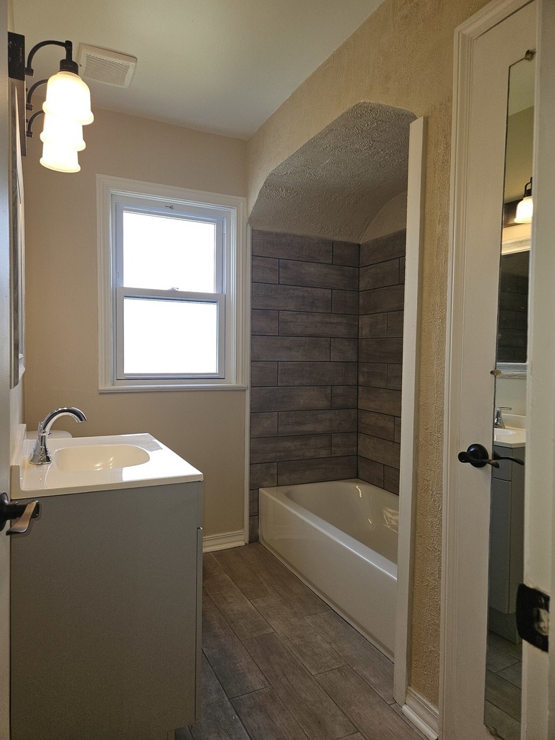 10638 S Eberhart Avenue Property Photo 9