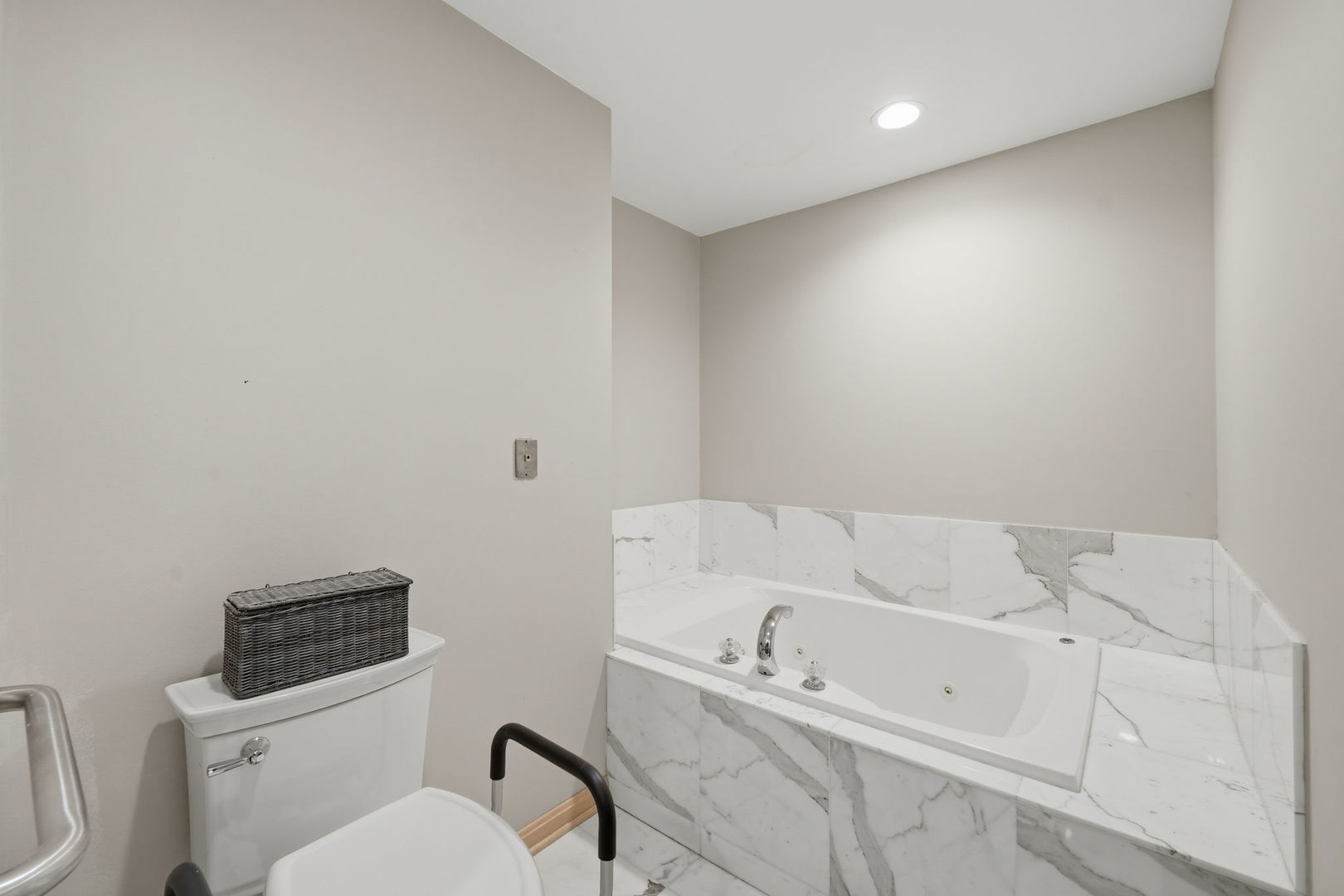 8416 Evergreen Lane Property Photo 25