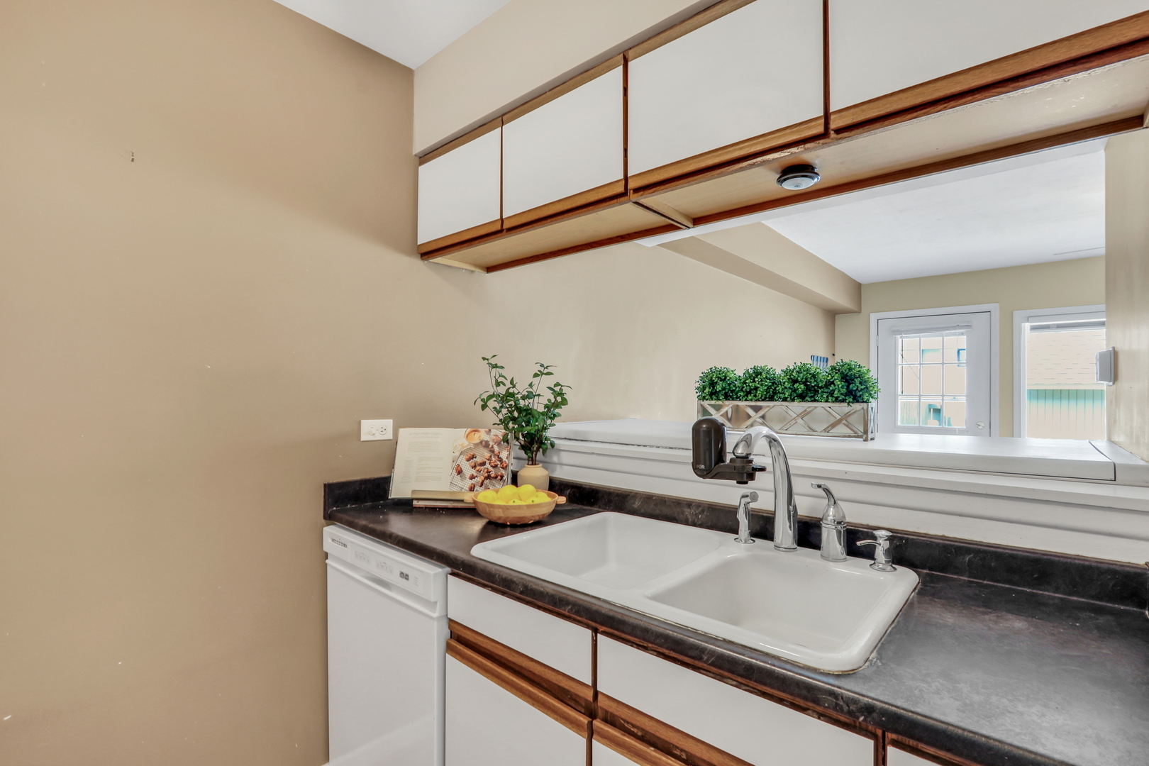 539 Quail Creek Drive Property Photo 8