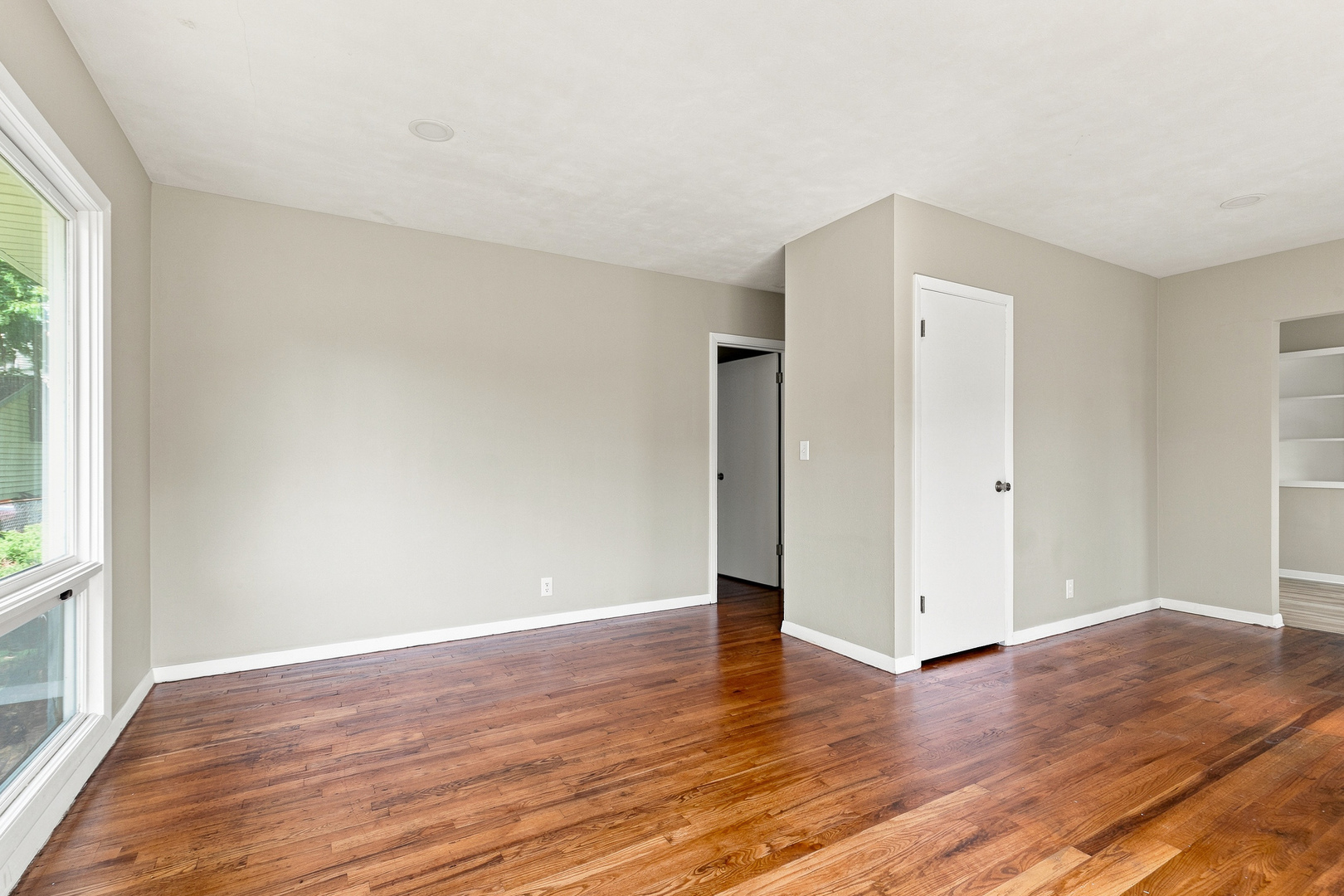 5011 48th Street Property Photo 2