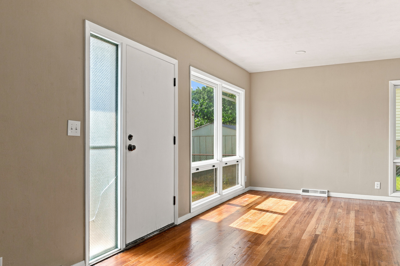 5011 48th Street Property Photo 5