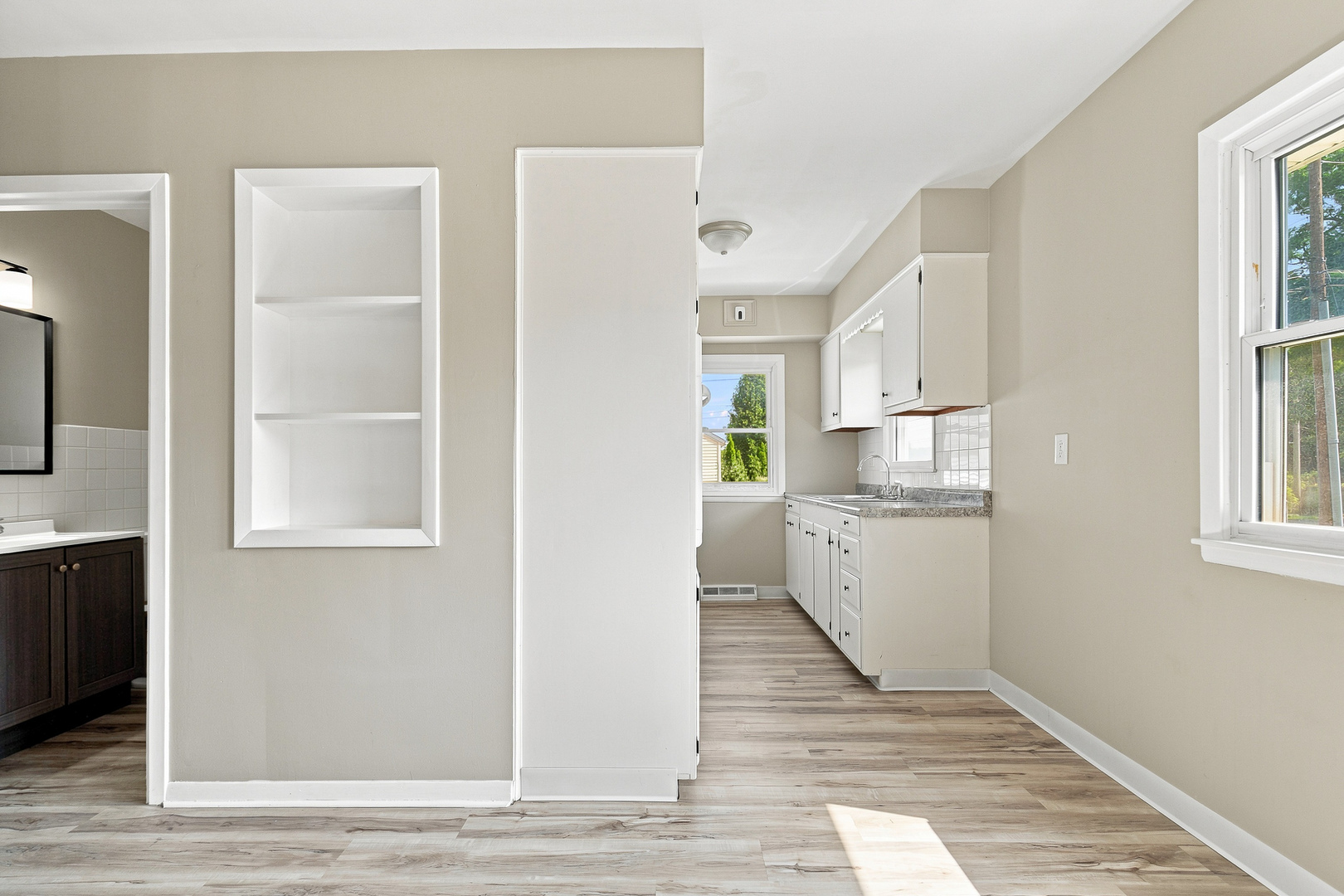 5011 48th Street Property Photo 8