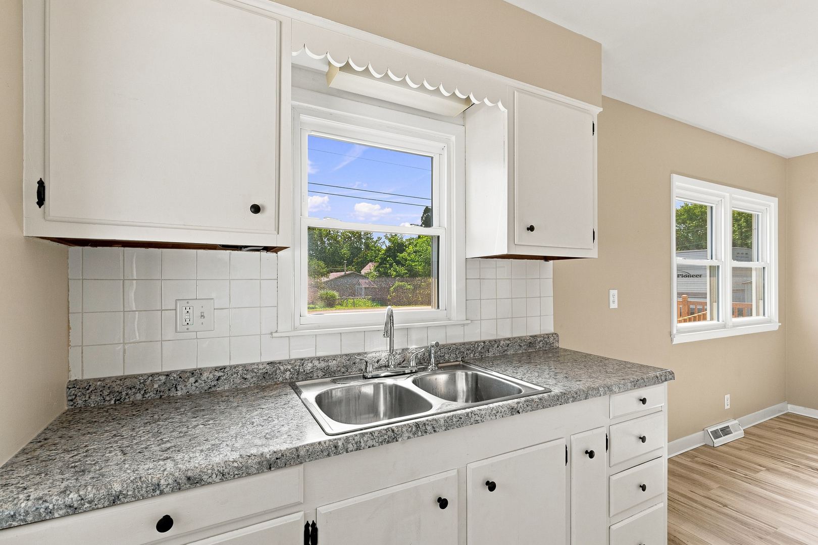 5011 48th Street Property Photo 13