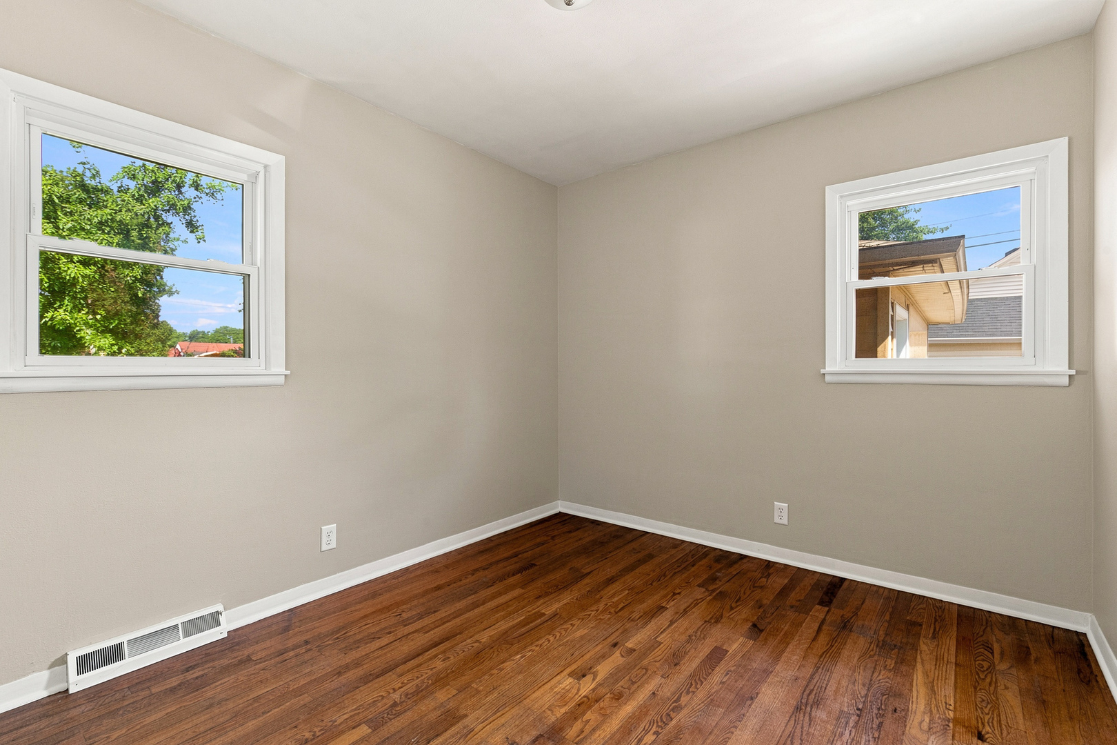 5011 48th Street Property Photo 15