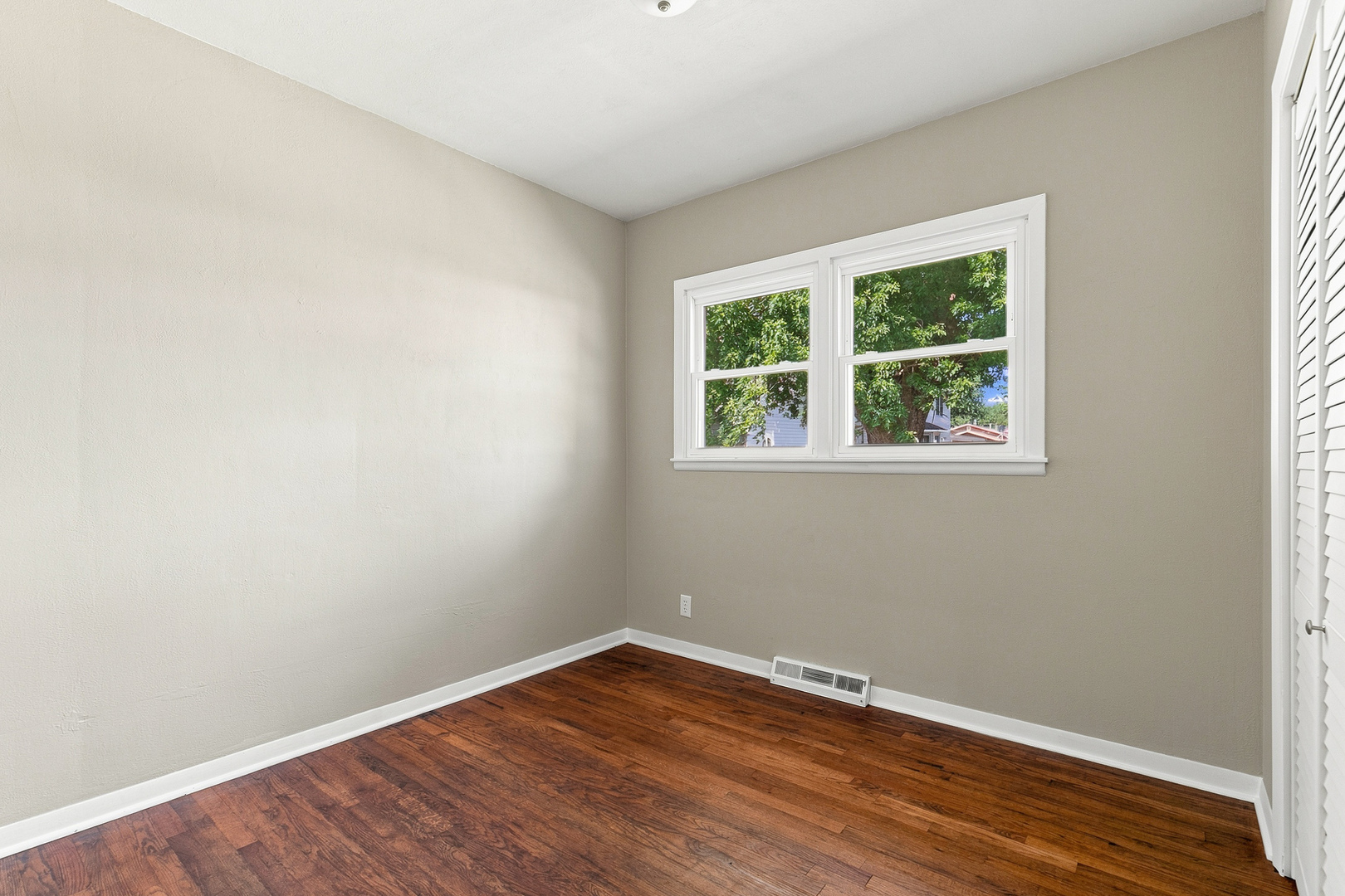 5011 48th Street Property Photo 16