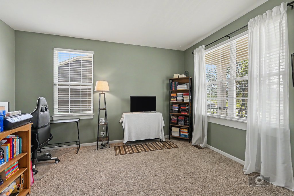 25450 W Ryan Lane Property Photo 12