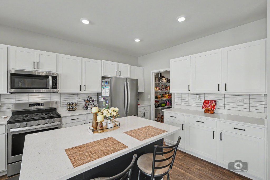 25450 W Ryan Lane Property Photo 16