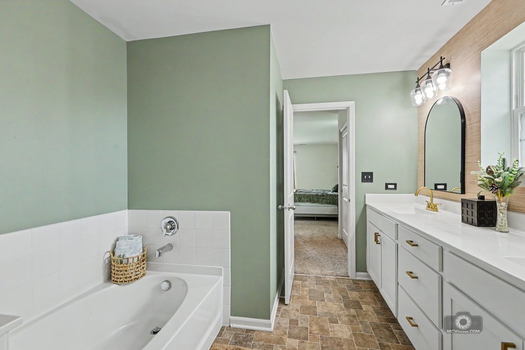 25450 W Ryan Lane Property Photo 27