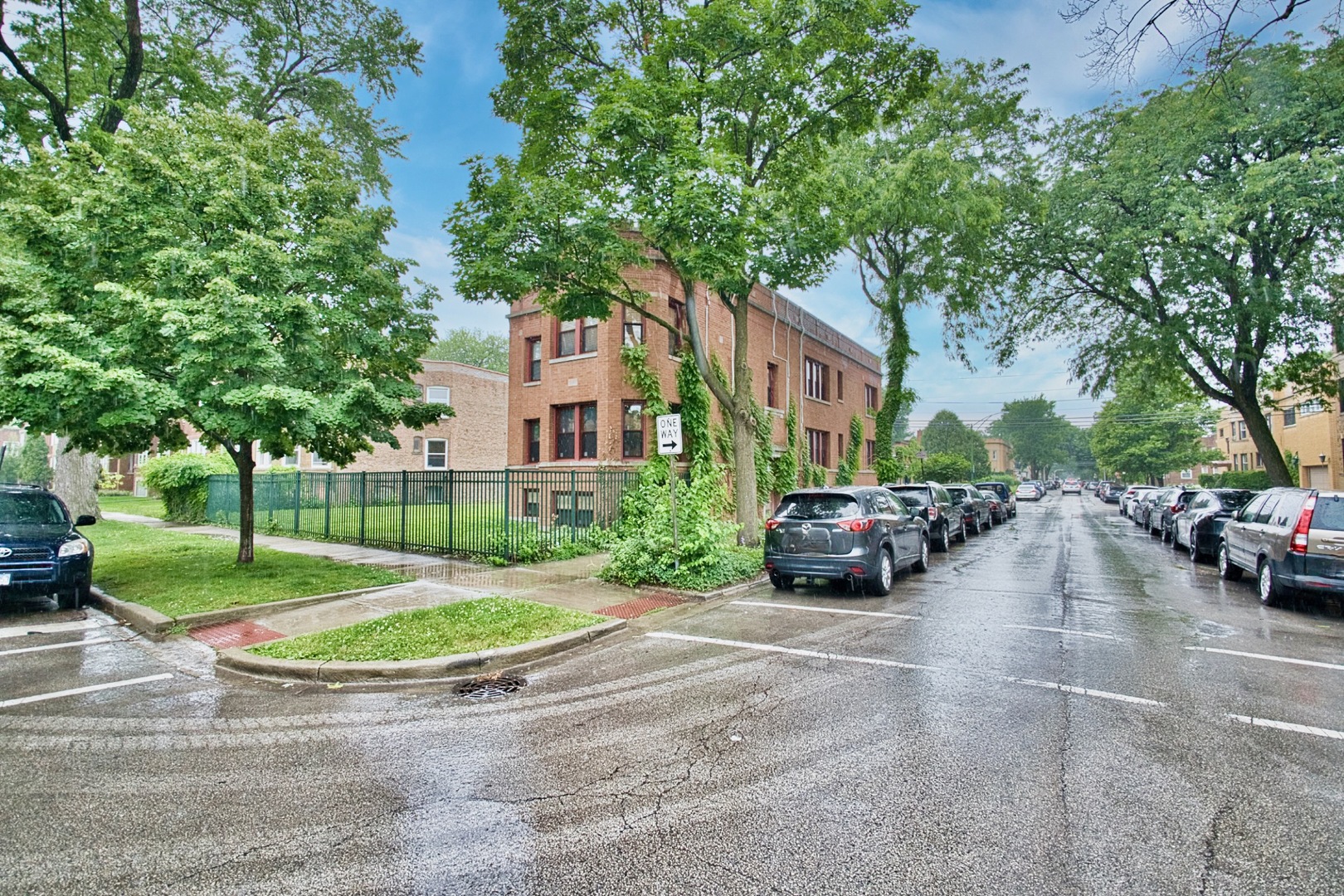 2437 W North Shore Avenue 2 Property Photo 1