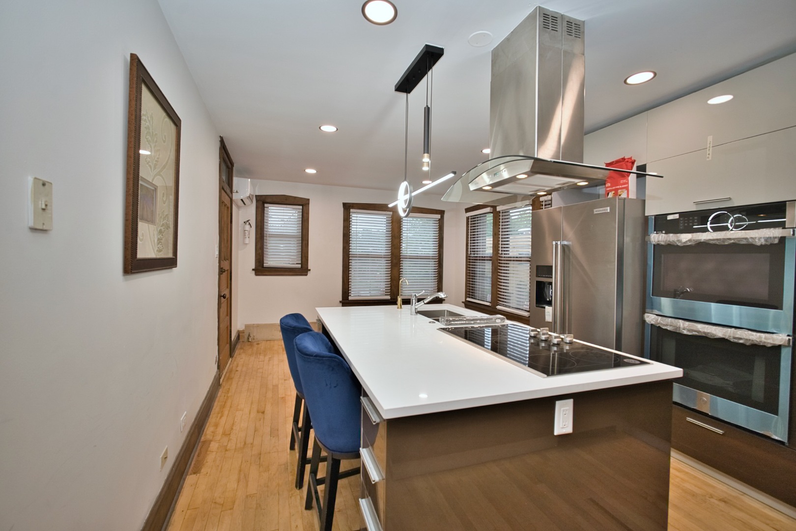 2437 W North Shore Avenue 2 Property Photo 5