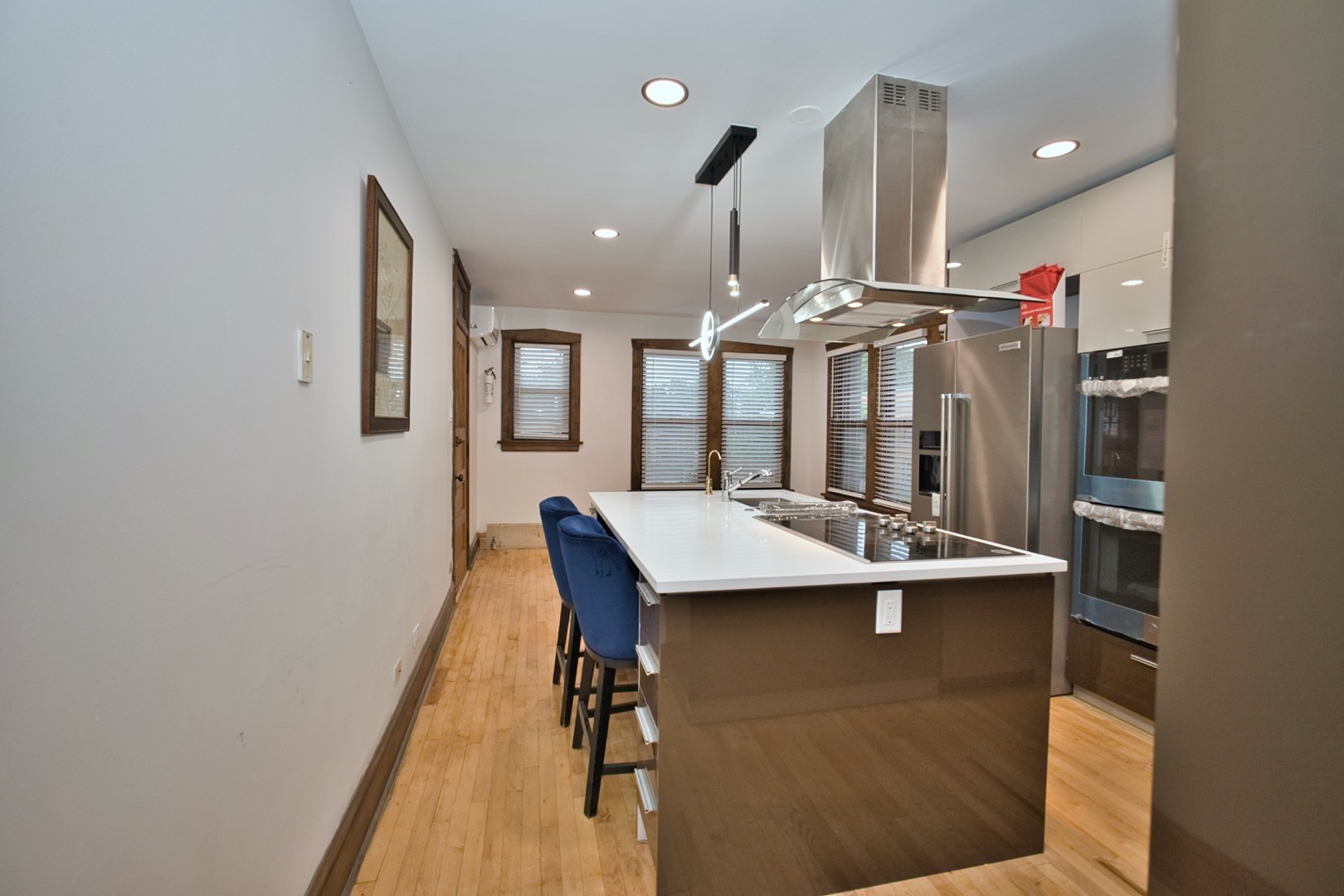 2437 W North Shore Avenue 2 Property Photo 6