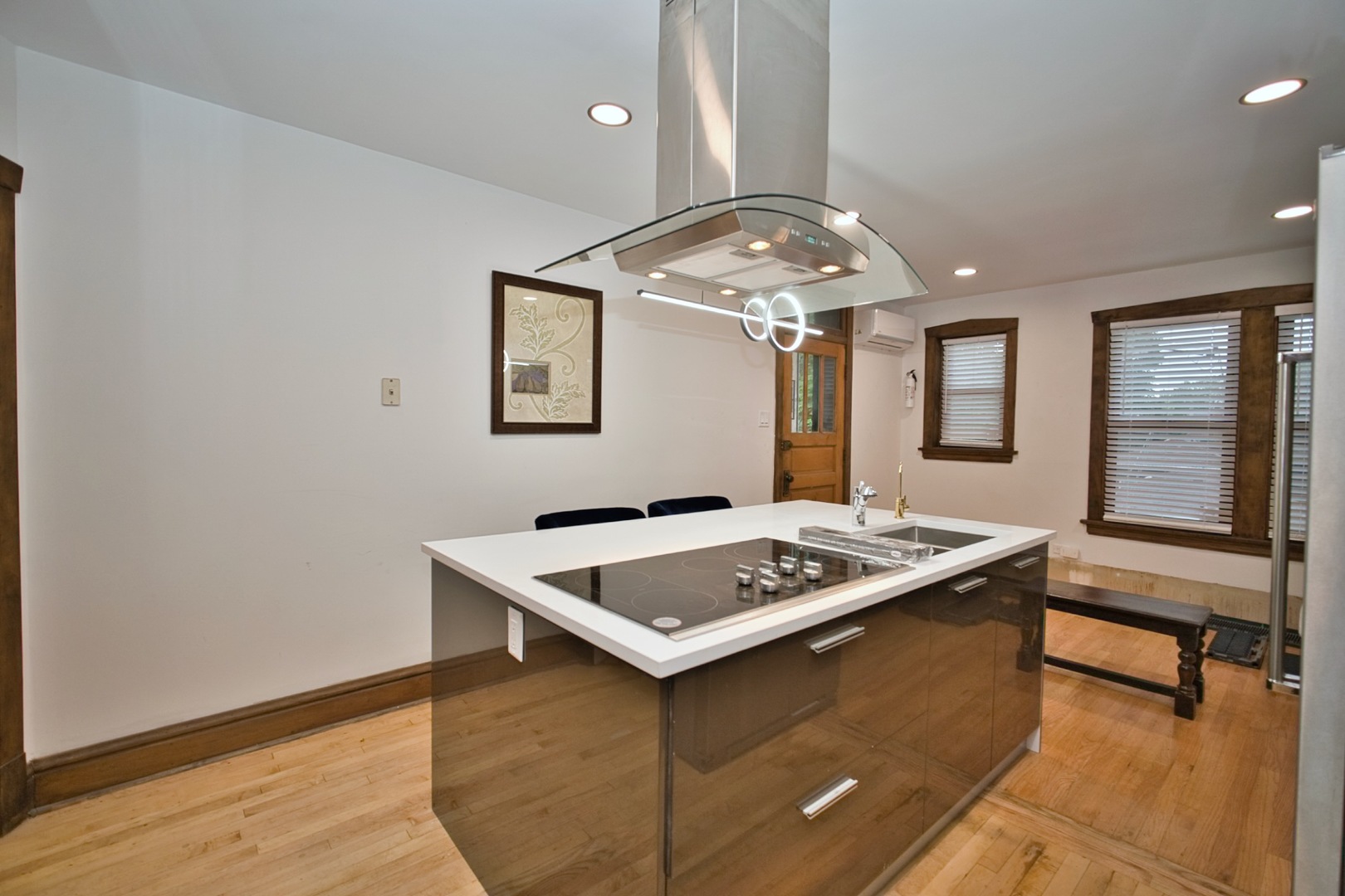 2437 W North Shore Avenue 2 Property Photo 8